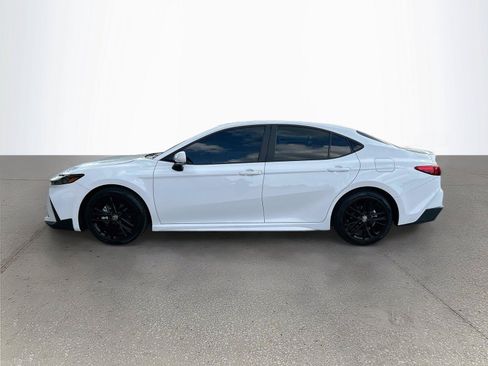 Used 2025 Toyota Camry SE w/ Convenience Package FWD image 7