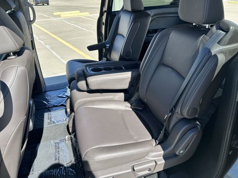 Used 2023 Honda Odyssey EX-L image 25