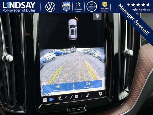 Used 2023 Volvo XC60 T8 Ultimate image 17