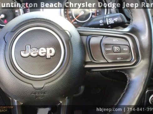 Used 2022 Jeep Gladiator Sport image 21