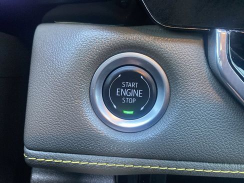Used 2024 Chevrolet Colorado ZR2 w/ Technology Package AWD/4WD image 17