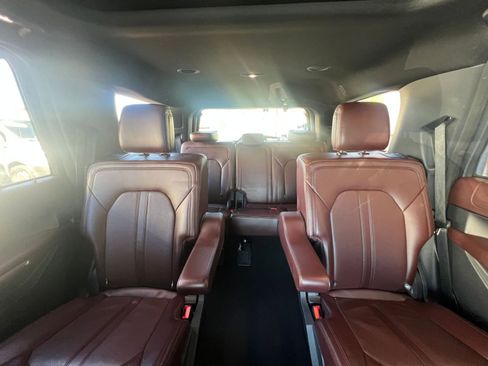 Used 2024 Ford Expedition Limited image 38