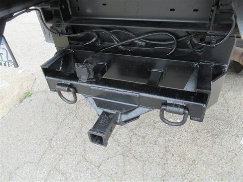 Used 2017 Ford F550 2WD Regular Cab Super Duty image 12