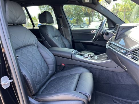 Used 2025 BMW X5 M60i w/ Climate Comfort Package image 33