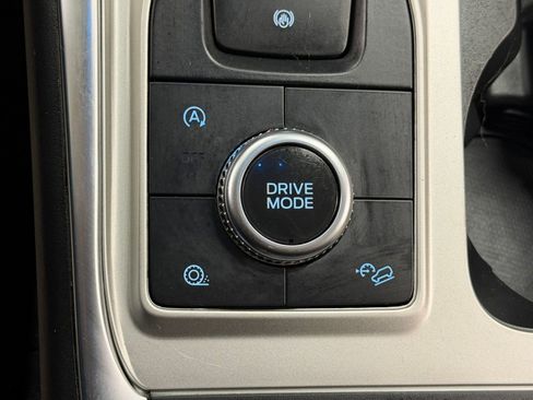Used 2023 Ford Explorer XLT w/ Equipment Group 202A AWD/4WD image 29