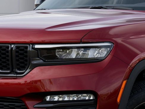 New 2025 Jeep Grand Cherokee Limited image 10