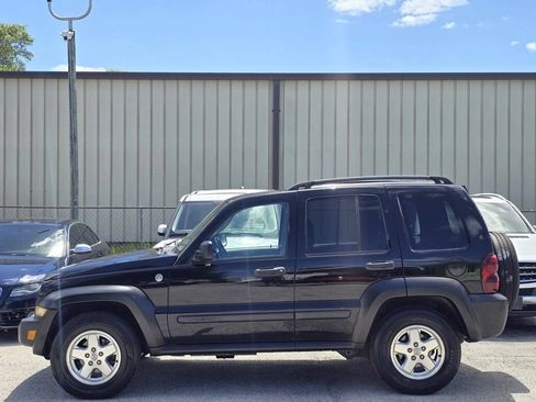 Used 2006 Jeep Liberty Sport AWD/4WD image 4