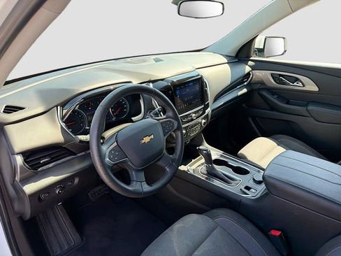 Used 2020 Chevrolet Traverse LT image 27