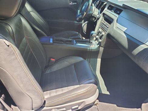 Used 2010 Ford Mustang GT Premium RWD image 34