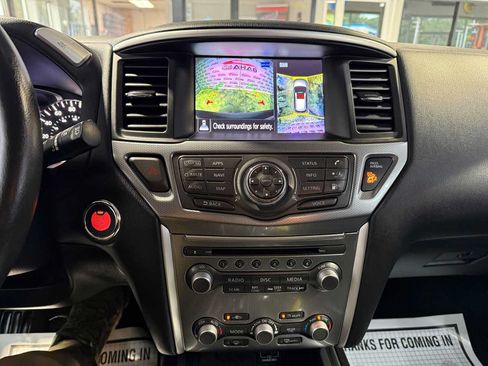 Used 2020 Nissan Pathfinder SL AWD/4WD image 12