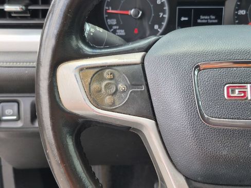 Used 2019 GMC Acadia SLE FWD image 18