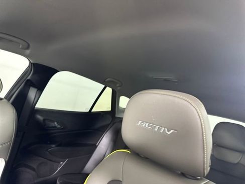 Used 2025 Chevrolet Trax ACTIV image 12