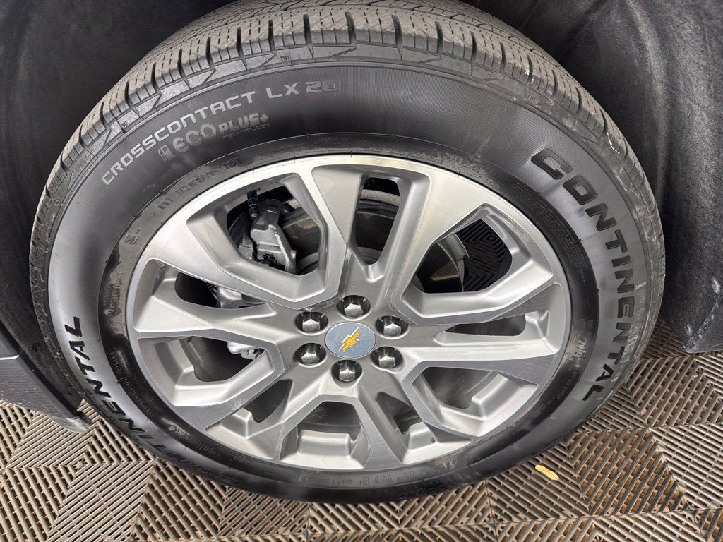 Used 2021 Chevrolet Traverse Premier AWD/4WD image 32