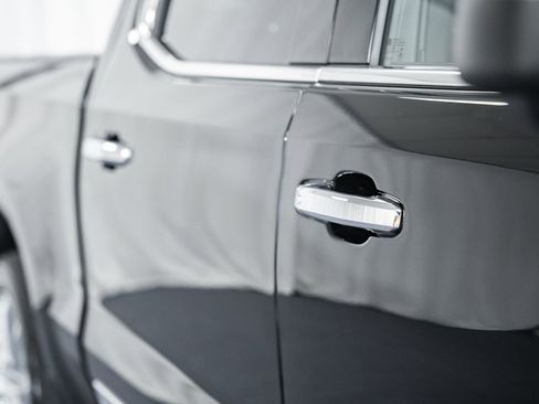 Used 2023 Chevrolet Silverado 1500 High Country w/ High Country Premium Package image 17