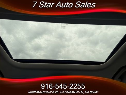 Used 2017 Ford Fusion SE w/ Fusion SE Technology Package image 17