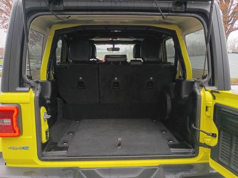 Used 2022 Jeep Wrangler Unlimited Sahara w/ Cold Weather Group image 22