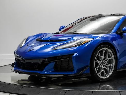 Used 2026 Chevrolet Corvette ZR1 w/ ZR1 Carbon Fiber Aero Package RWD image 2
