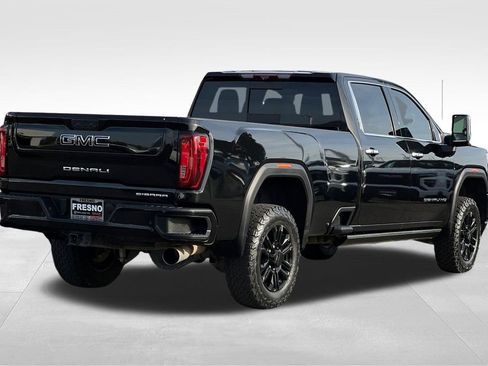 Used 2022 GMC Sierra 3500 Denali w/ Denali Black Diamond Edition AWD/4WD image 4