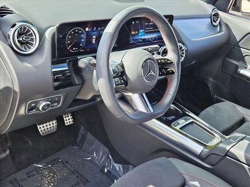 Used 2025 Mercedes-Benz GLA 250 image 10