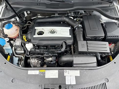 Used 2015 Volkswagen CC Sport image 25