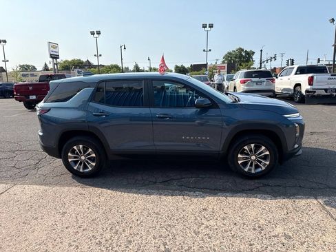 Used 2026 Chevrolet Equinox LT AWD/4WD image 9