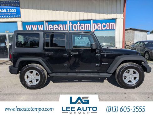 Used 2012 Jeep Wrangler Unlimited Sport AWD/4WD image 2