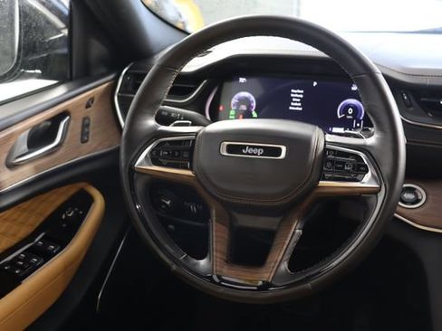 Used 2021 Jeep Grand Cherokee L Summit w/ Advanced Protech Group IV AWD/4WD image 10