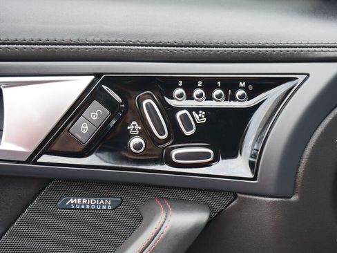 Used 2017 Jaguar F-TYPE S image 16