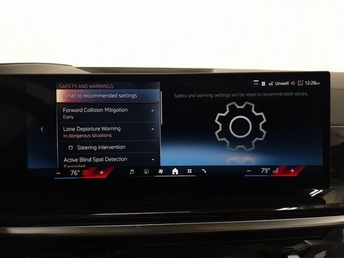 New 2026 BMW X6 xDrive40i w/ Climate Comfort Package image 23