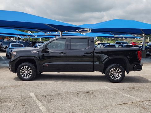 Used 2022 GMC Sierra 1500 AT4 w/ Sierra Safety Plus Package AWD/4WD image 3