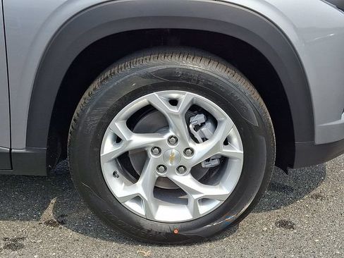 New 2026 Chevrolet Trax LS w/ LS Convenience Package FWD image 6