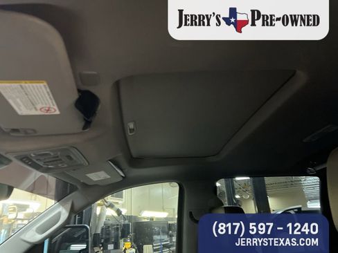 Used 2022 GMC Sierra 2500 Denali w/ Denali Black Diamond Edition AWD/4WD image 11