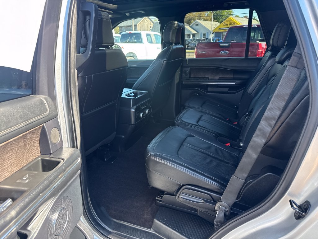Used 2020 Ford Expedition Limited w/ Equipment Group 302A AWD/4WD image 17