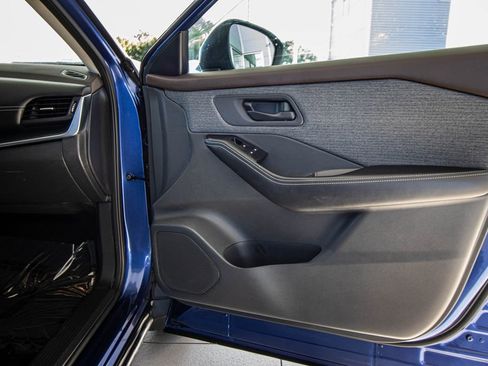 Used 2021 Nissan Rogue S image 18