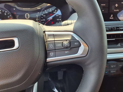 Used 2025 Jeep Compass Limited AWD/4WD image 14