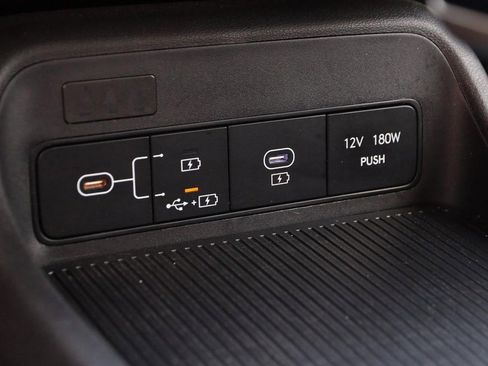 Used 2025 Hyundai Kona SEL FWD image 19
