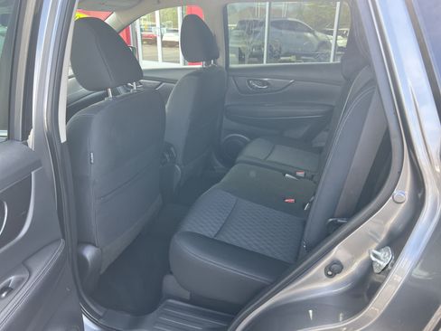 Used 2018 Nissan Rogue SV AWD/4WD image 6