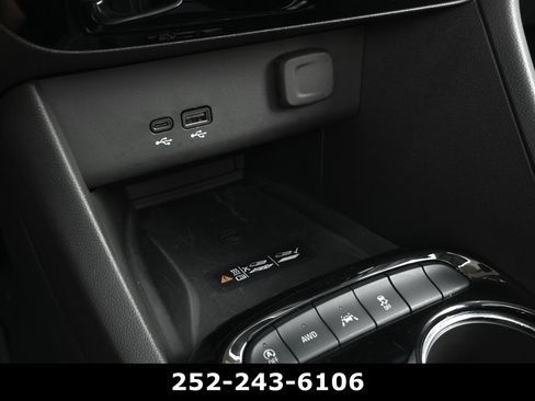 Used 2025 Buick Encore GX Avenir w/ Avenir Technology Package AWD/4WD image 15