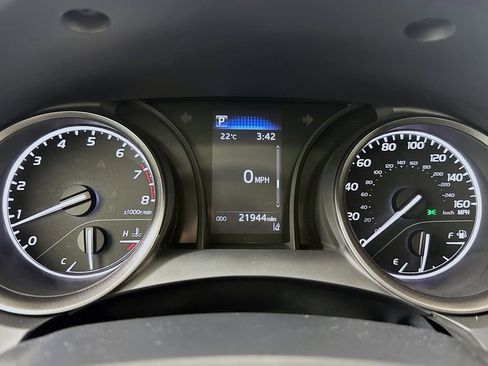 Used 2024 Toyota Camry SE FWD image 12