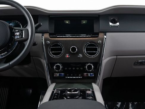 Certified 2023 Rolls-Royce Cullinan w/ Dark Exterior Package AWD/4WD image 37