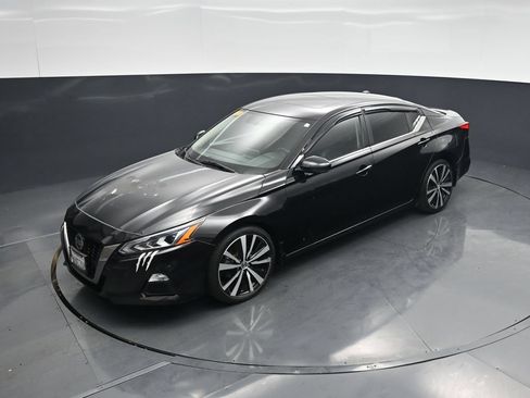 Used 2019 Nissan Altima 2.5 SR w/ SR Premium Package FWD image 35
