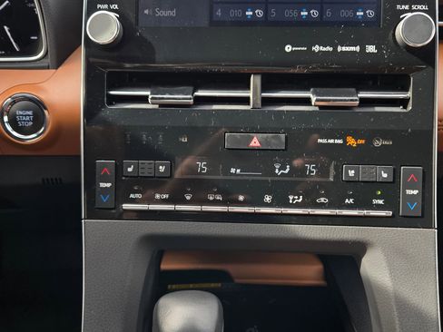 Used 2022 Toyota Avalon Limited w/ Advanced Safety Package image 29