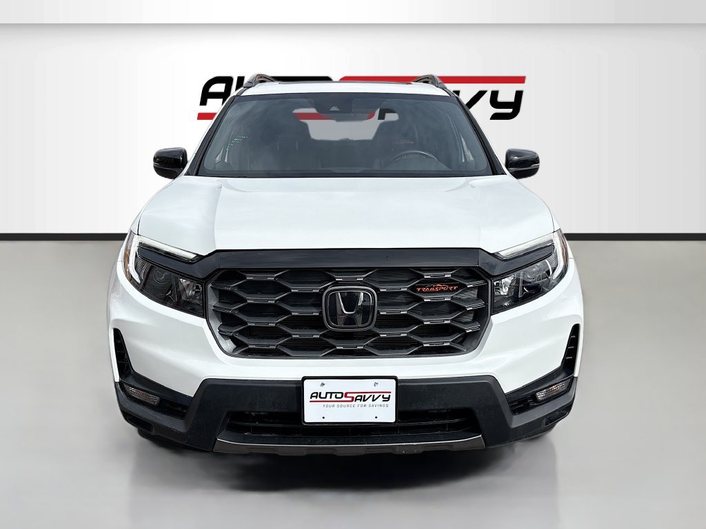 Used 2025 Honda Passport TrailSport image 2