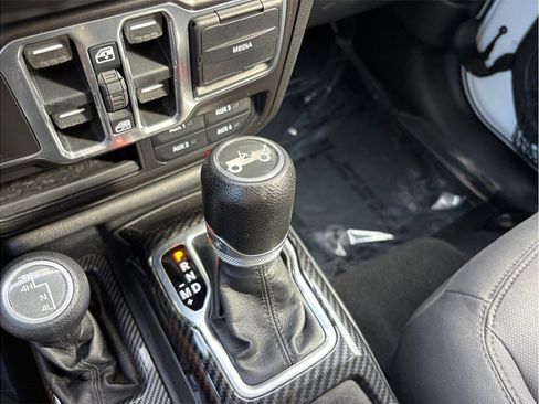 Used 2018 Jeep Wrangler Unlimited Sport S AWD/4WD image 29