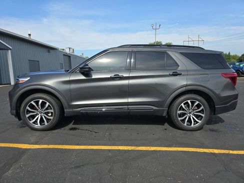 Used 2020 Ford Explorer ST w/ Premium Technology Package image 4