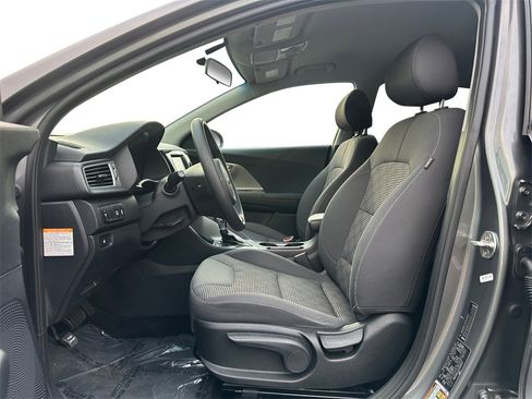 Used 2018 Kia Niro LX image 10