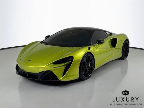 Used 2023 McLaren Artura RWD image 8