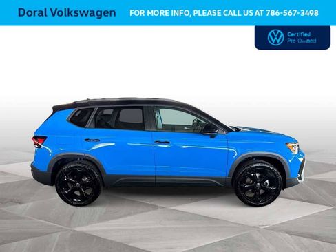 Used 2025 Volkswagen Taos SE image 9