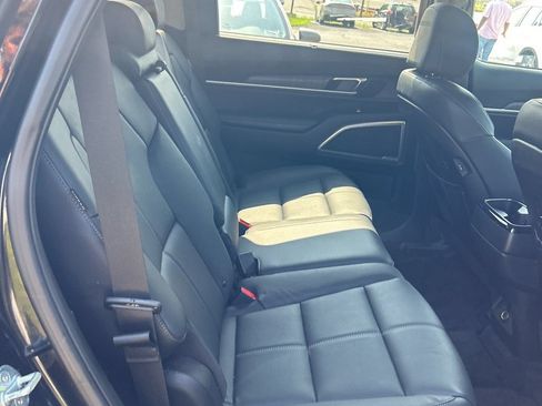 Used 2023 Kia Telluride EX AWD/4WD image 3