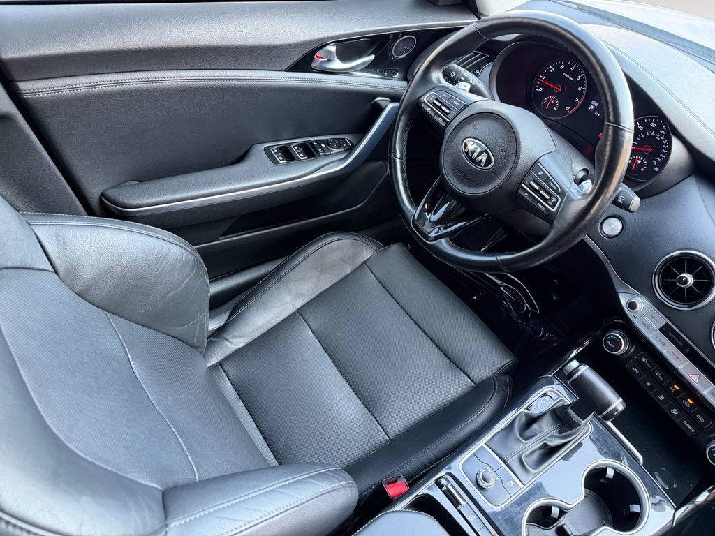 Used 2018 Kia Stinger AWD/4WD image 15